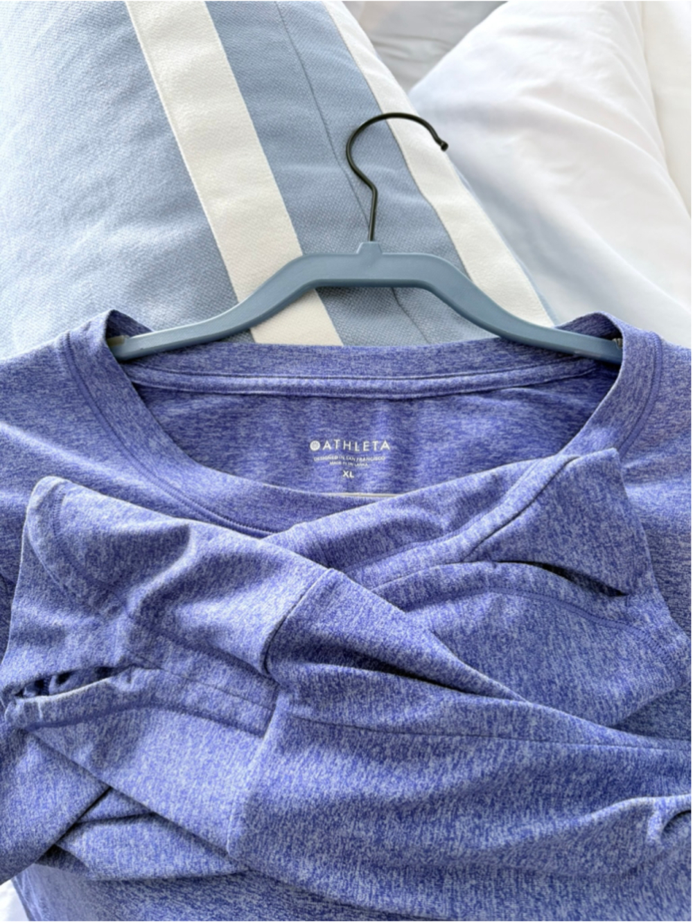 Athleta Women's XL Periwinkle Blue Long Sleeve Active Top - Picture 2 of 2